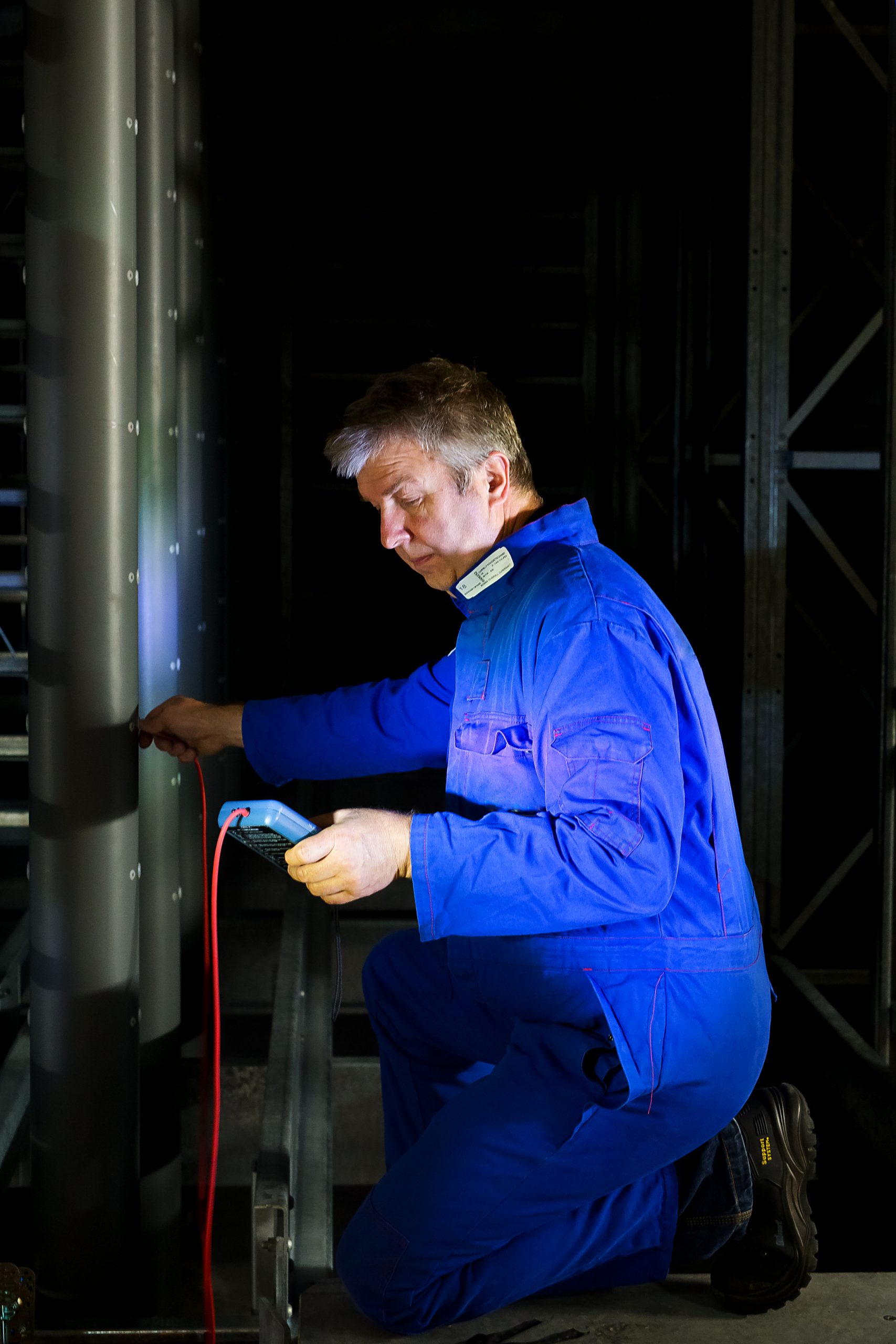 Jan Grasdijk, inregelen van luchtverdeelsysteem (is voor kaasrijpingsbuis) (uitblaasnozzles meten, de snelheid ervan)